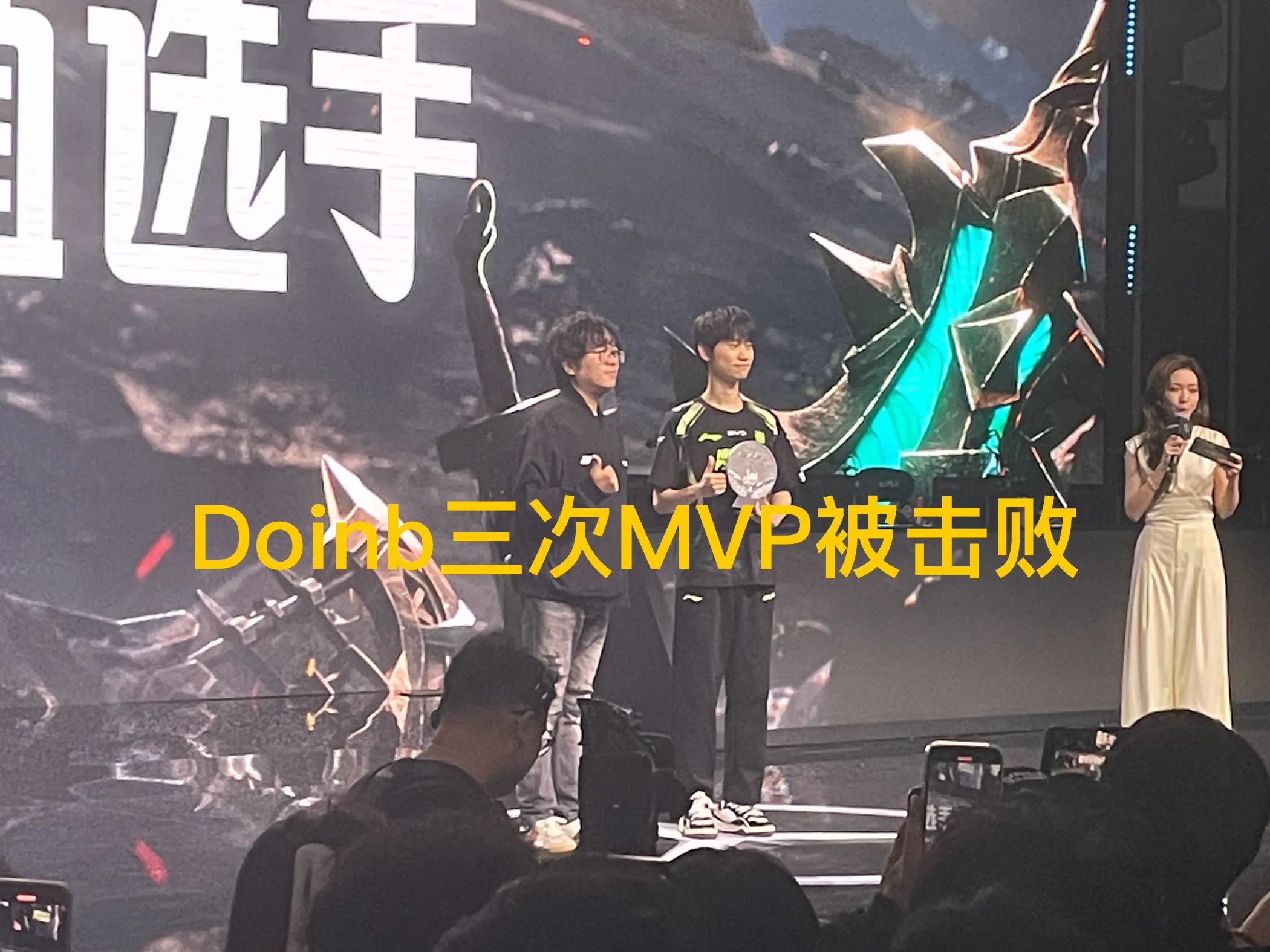 Rookie重返赛场，晋级下一阶段首场状态出色，日本队观众沸腾！-平博APP  第2张